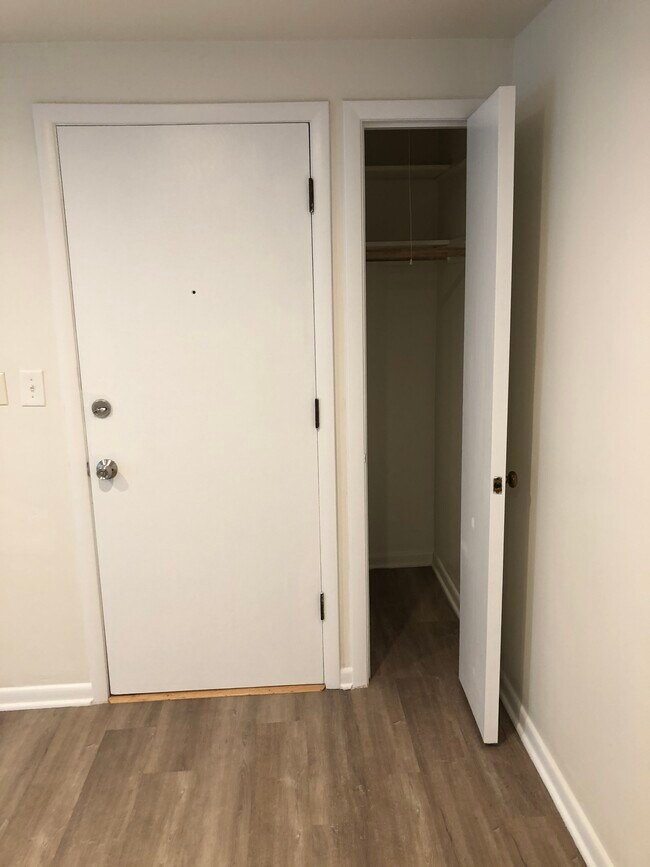 6764 N Sauganash Ave Unit GBS, Chicago, IL 60646 Apartments in