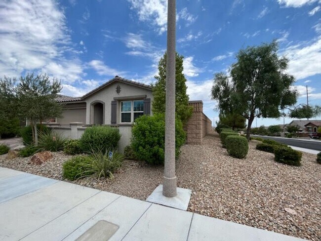 Building Photo - Single Story Skye Canyon
