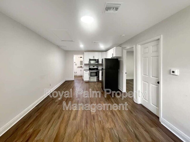 Building Photo - 27 Cypress St