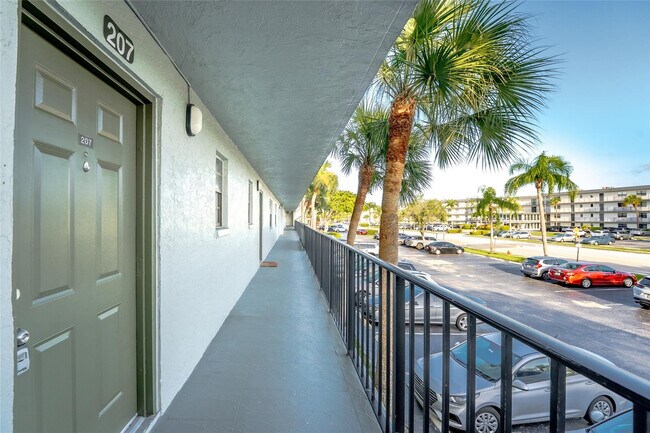 Foto del edificio - 9440 SW 8th St