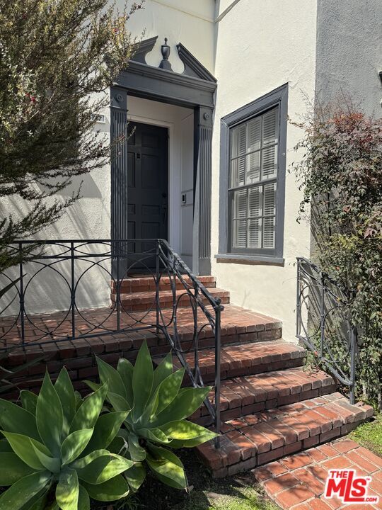 Foto del edificio - 5717 W 2nd St