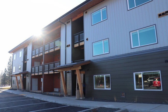 Foto del edificio - Cheney Park Commons