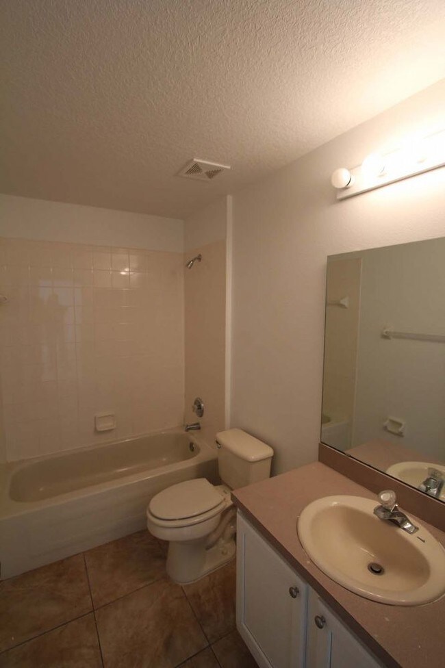 Building Photo - 369 Walpole Loop
