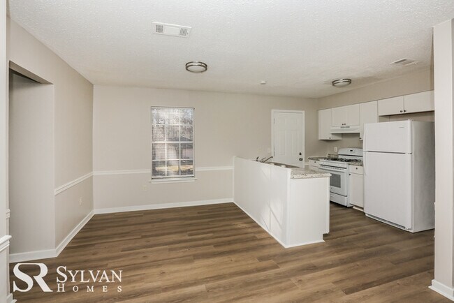 Building Photo - 2145 Thousand Oaks Dr