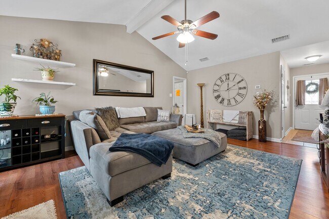 Building Photo - Fully furnished Sherwood Oasis