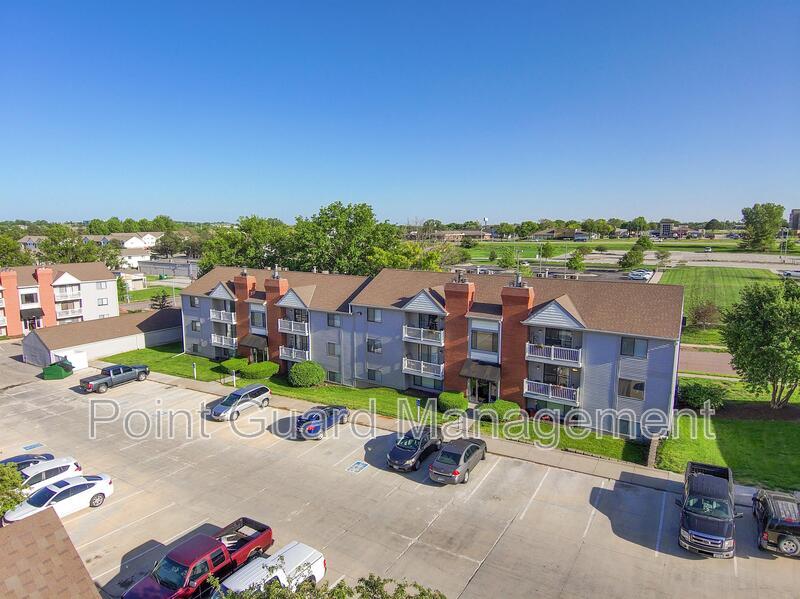 1264 Golden Gate Dr, Papillion, NE 68046 Condo for Rent in Papillion