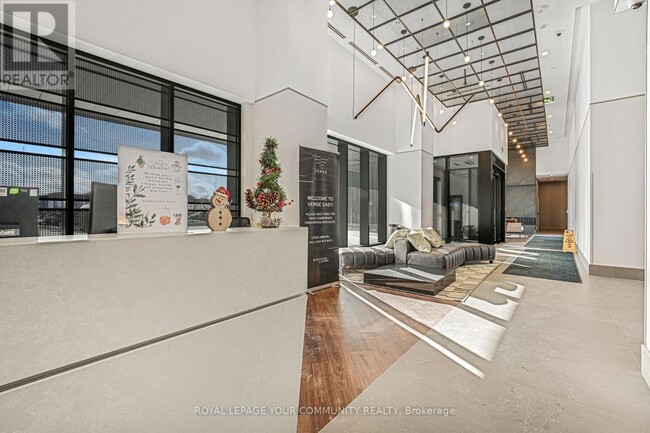 Building Photo - 1007 The Queensway