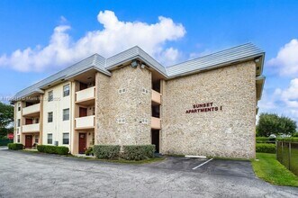 Building Photo - 8951 SW 72nd St