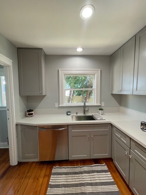 Kitchen - 2556 El Molino Ave