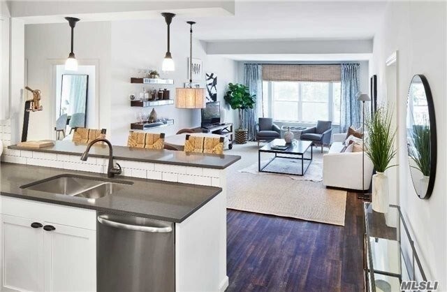 Foto principal - 20-30 Greybarn Ln