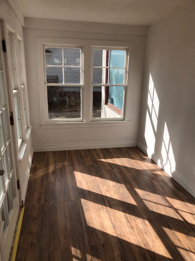 Sun Room - 520 11th St