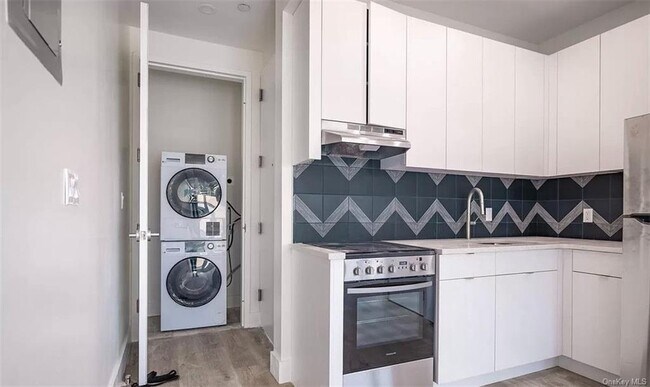 Foto del edificio - 1595 New York Ave