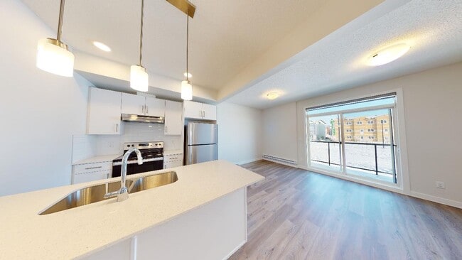 Photo du bâtiment - 2796-2796 Maple Way NW