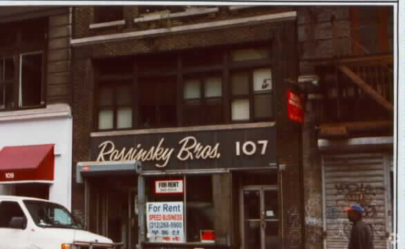 Building Photo - 107 W 26th St