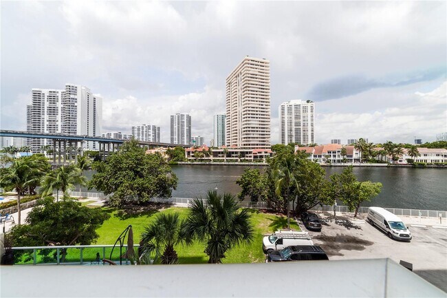 Building Photo - 19390 Collins Ave