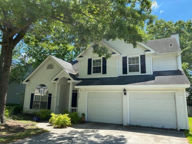 Building Photo - 3 bedroom, 2.5 bathroom home in Sweetgrass...