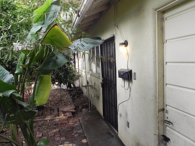 Foto del edificio - 638 N Echo Ave