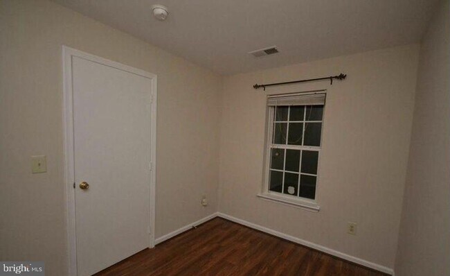 Building Photo - 38 White Pine Cir