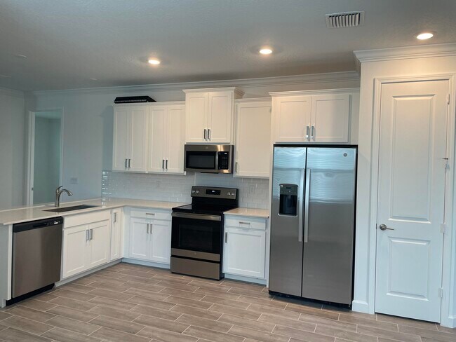 Building Photo - 2410 Treasure Cay Ln