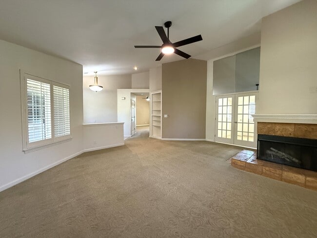 Building Photo - 19 Goldeneye Ct