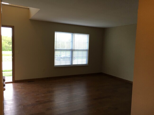 Foto del edificio - 7502 Waterford Pl
