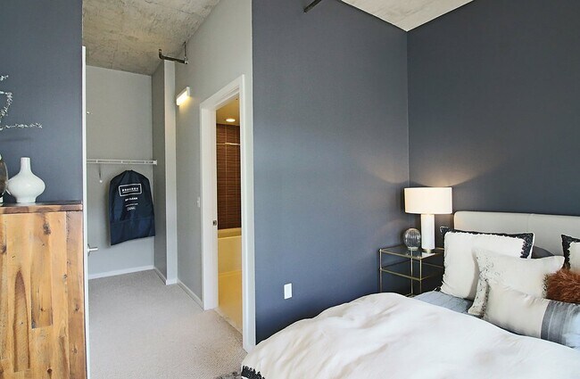 Foto del edificio - 148 W Roosevelt Rd
