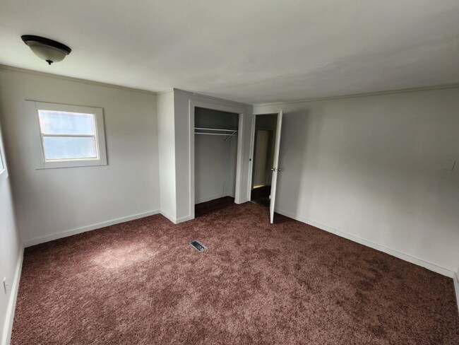 Building Photo - 2120 Skinner Rd