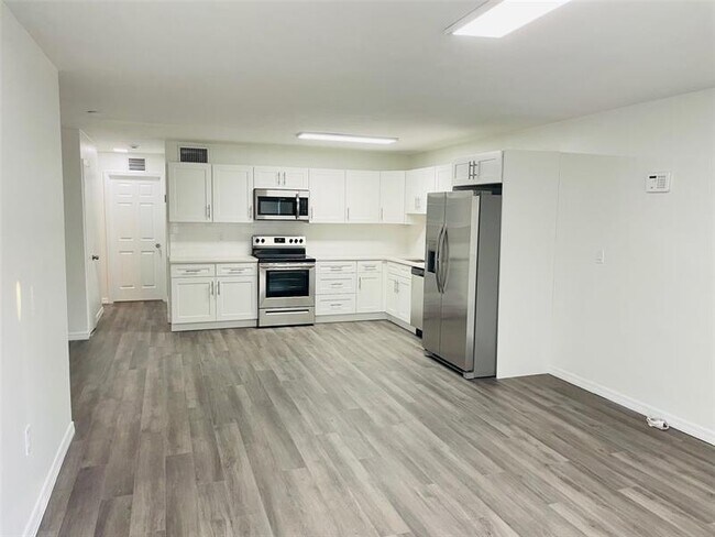 Foto del edificio - 5603 NW 27th Ct