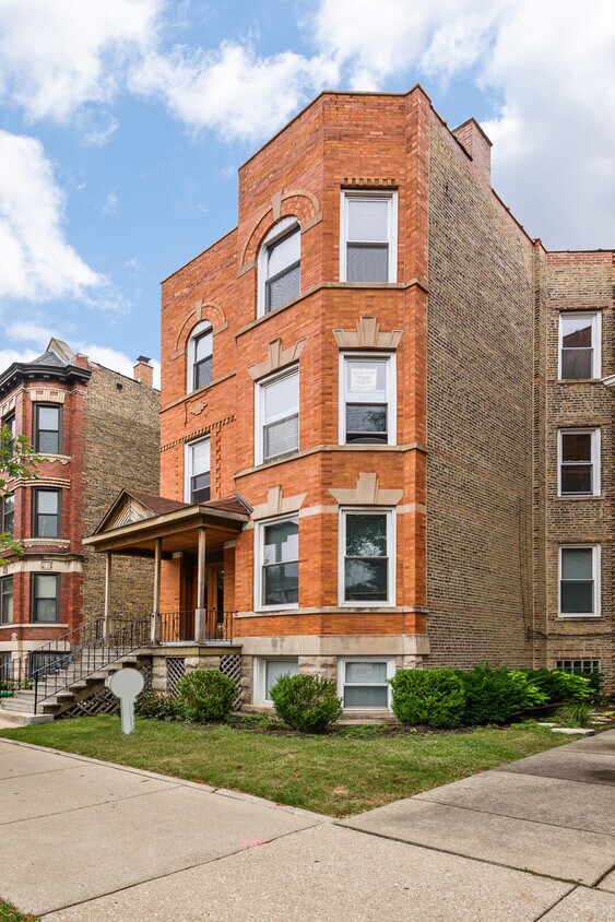 Primary Photo - 2533 N Kimball Ave