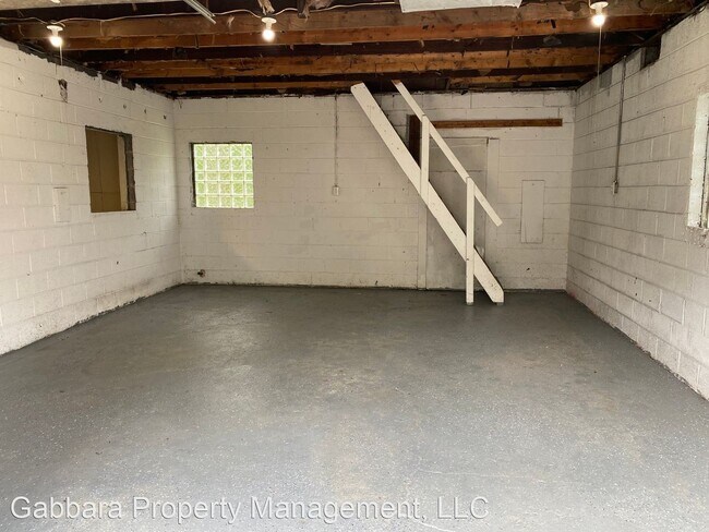 Building Photo - 2 br, 1 bath House - 14903 Chesterfield