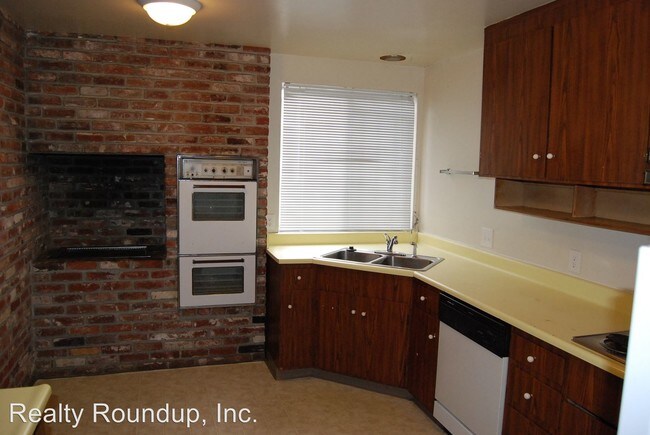 Building Photo - 3436 Dwight Way