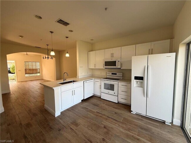 Building Photo - 3255 Tamara Dr