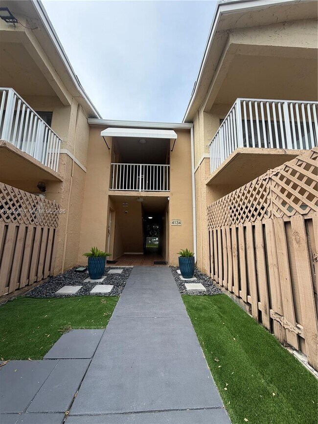 Foto del edificio - 4134 NW 79th Ave