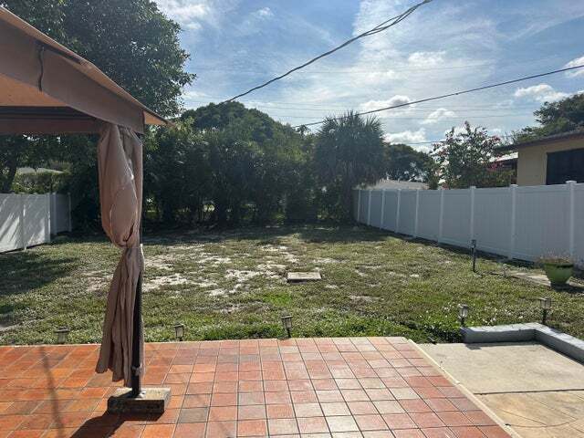 Foto del edificio - 1092 Florence Rd