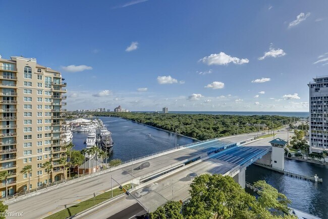 Foto del edificio - 2670 E Sunrise Blvd