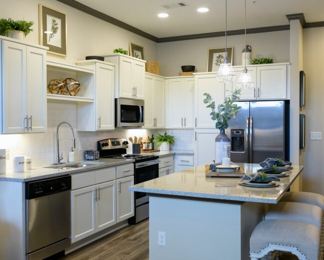 Sterling at Stonecrest Apartments in Smyrna, TN