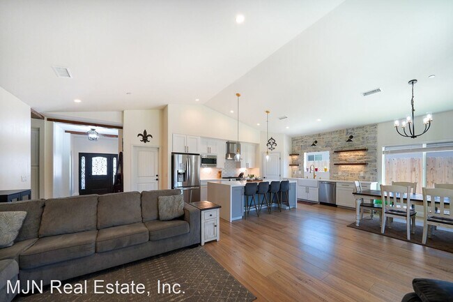 Foto del edificio - 4 br, 2 bath House - 914 Passion Place