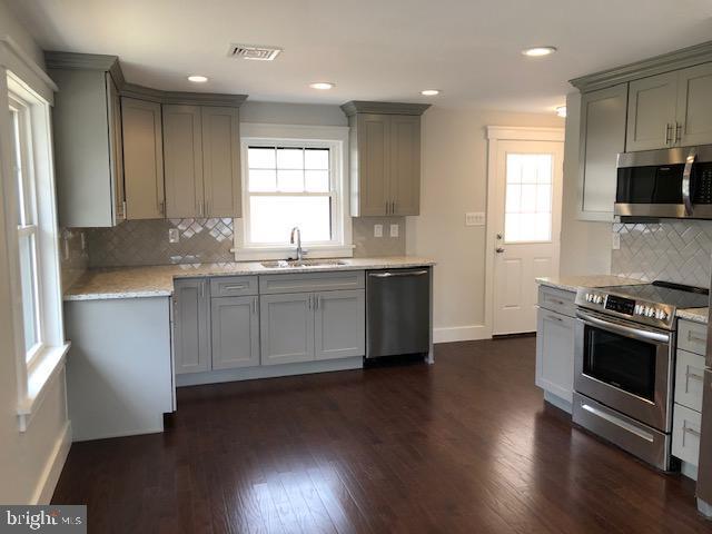 Building Photo - 3 bedroom in Reading PA 19609
