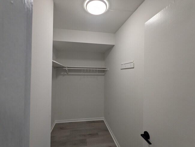 Foto del edificio - 518 W Miner St