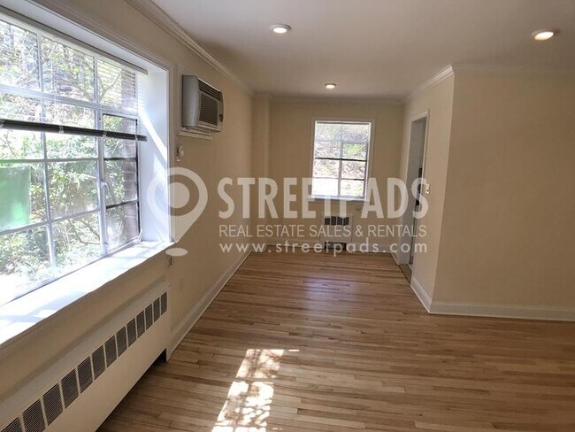 Building Photo - 1 bedroom in Brookline MA 02446