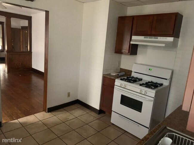 Foto del edificio - 2 br, 1 bath House - 710 spring st