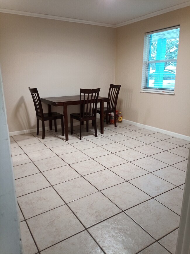 Living Dining area - 2678 Richard Rd