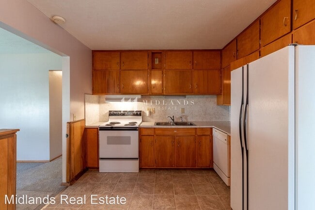 Building Photo - 3 br, 2 bath House - 8609 B Street