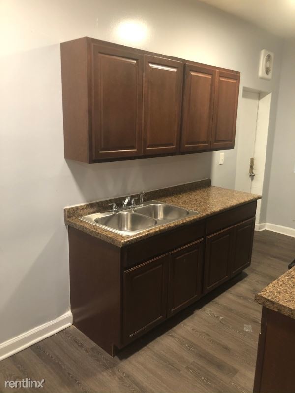 Building Photo - 2 br, 1 bath Apartment - 2475 E 74th Pl