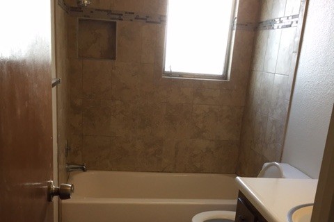 bathroom - 2180 Fremont St