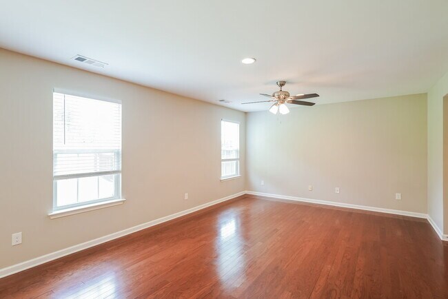 Foto del edificio - 408 Parmley Ln