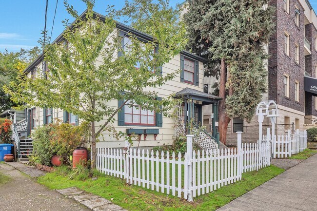 Building Photo - 711 4th Ave North