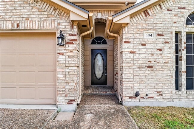 Building Photo - 5114 Spring Brook Dr