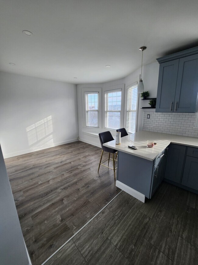 Foto del edificio - 7856 76th St