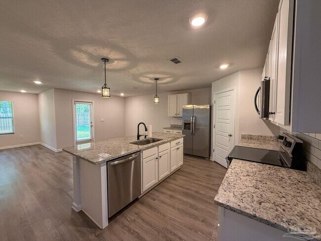 Foto del edificio - 6352 Burrow Ln
